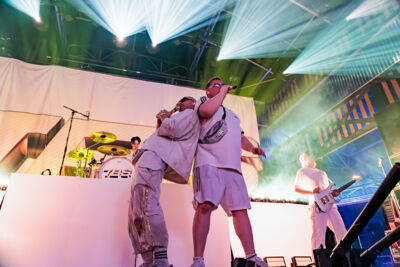 The Butcher Sisters @ Paaspop 2026, picture 19, photographed by Peter Smet - FrontView Magazine