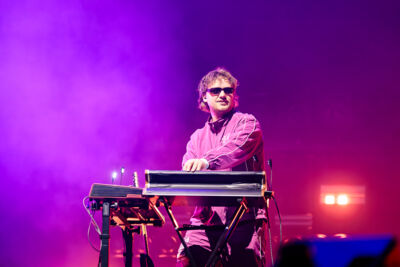 Antoon @ Paaspop 2026, picture 4, photographed by Peter Smet - FrontView Magazine