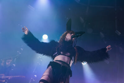Merol @ Paaspop 2026, picture 11, photographed by Peter Smet - FrontView Magazine