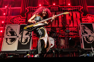 Nova Twins @ Paaspop 2026, picture 3, photographed by Peter Smet - FrontView Magazine