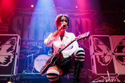 Nova Twins @ Paaspop 2026, picture 4, photographed by Peter Smet - FrontView Magazine