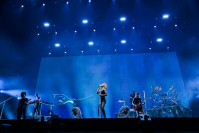 Pommelien Thijs @ Paaspop 2026, picture 1, photographed by Peter Smet - FrontView Magazine