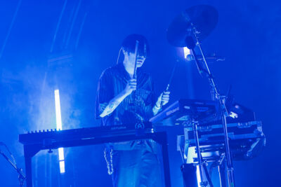 Zwangere Guy @ Paaspop 2026, picture 8, photographed by Peter Smet - FrontView Magazine