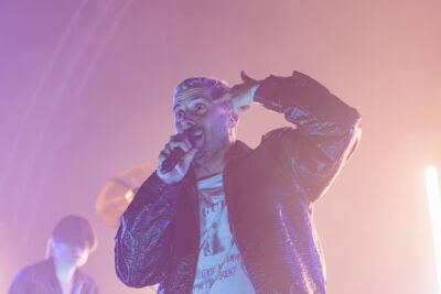 Zwangere Guy @ Paaspop 2026, picture 15, photographed by Peter Smet - FrontView Magazine