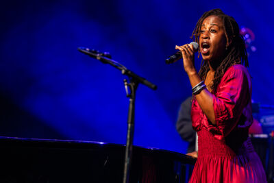 Jools Holland and His Rhythm & Blues Orchestra @ De Roma, picture 9, photographed by Marc Verdonck - FrontView Magazine