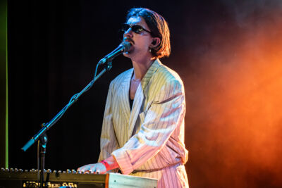 Oproer @ Trix, picture 1, photographed by David Johnson - FrontView Magazine