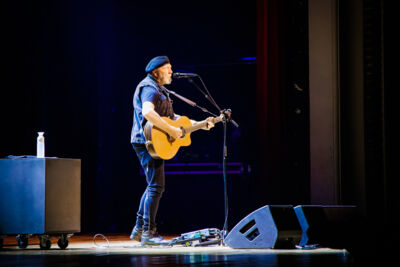 Richard Thompson in concert @ De Roma, picture 2, photographed by Paul Jongeneelen - FrontView Magazine