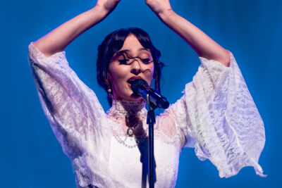 Faouzia @ Botanique, foto 2, foto's door Kaat Steukers - FrontView Magazine