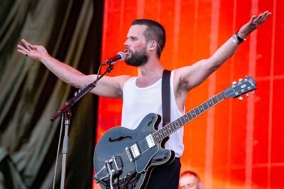 White Lies @ Pinkpop, foto 16, foto's door Anoek Houben - FrontView Magazine