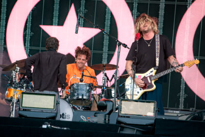 Royel Otis @ Pinkpop, picture 13, photographed by Anoek Houben - FrontView Magazine