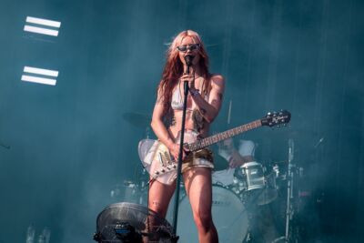 Wet Leg @ Pinkpop, picture 18, photographed by Anoek Houben - FrontView Magazine