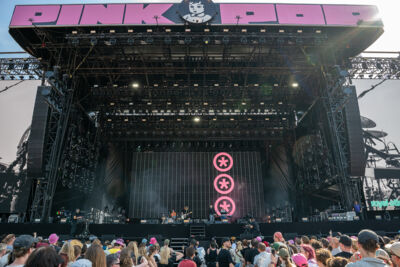 Royel Otis @ Pinkpop, picture 19, photographed by Anoek Houben - FrontView Magazine