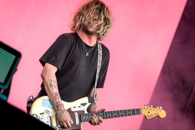 Royel Otis @ Pinkpop, picture 17, photographed by Anoek Houben - FrontView Magazine