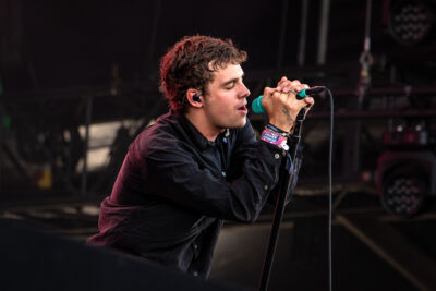 Royel Otis @ Pinkpop, picture 15, photographed by Anoek Houben - FrontView Magazine