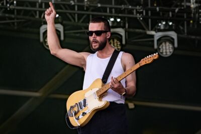 White Lies @ Pinkpop, foto 7, foto's door Anoek Houben - FrontView Magazine