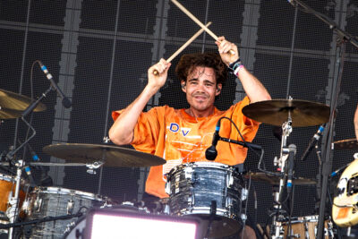Royel Otis @ Pinkpop, picture 16, photographed by Anoek Houben - FrontView Magazine