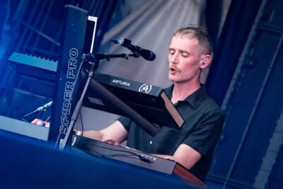 White Lies @ Pinkpop, foto 6, foto's door Anoek Houben - FrontView Magazine