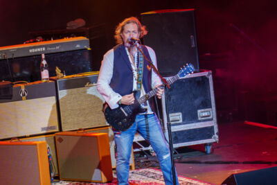 The Black Crowes @ OLT Rivierenhof, picture 7, photographed by Björn Franck - FrontView Magazine