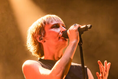 Hooverphonic @ Beleuvenissen, picture 9, photographed by Jürgen Bruynooghe - FrontView Magazine