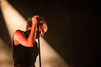 Hooverphonic @ Beleuvenissen, picture 6, photographed by Jürgen Bruynooghe - FrontView Magazine