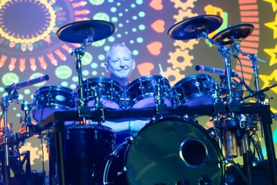 Orchestral Manoeuvres in the Dark @ Rock Zottegem, picture 11, photographed by Edwin Houdevelt - FrontView Magazine