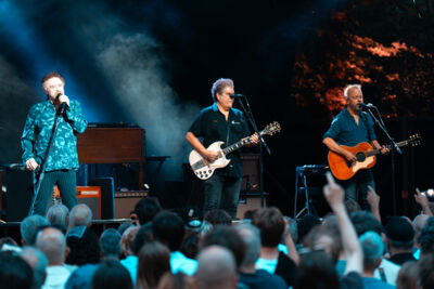 Counting Crows @ OLT Rivierenhof, picture 7, photographed by Björn Franck - FrontView Magazine