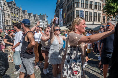 Vlaanderen Feest @ Grote Markt Antwerpen, foto 3, foto's door Dimitri Vanlommel - FrontView Magazine