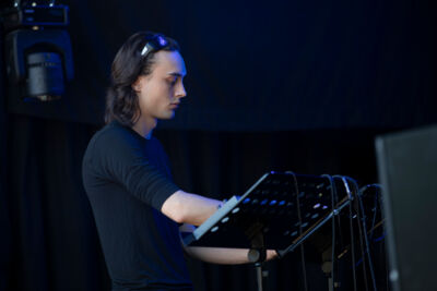 kinda @ Gent Jazz 2026, picture 3, photographed by Ruben Vandeweijer - FrontView Magazine