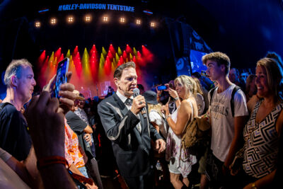 Chris Isaak @ Bospop 2026, foto 1, foto's door Dorien Goetschalckx - FrontView Magazine