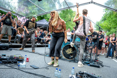 Wijf @ Rock Herk, foto 1, foto's door Anoek Houben - FrontView Magazine