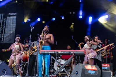 Mádé Kuti & The Movement @ Sfinks Mixed 2026, picture 19, photographed by Marc Verdonck - FrontView Magazine