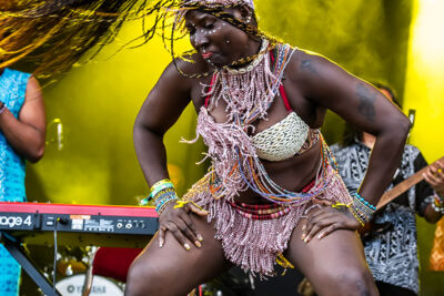 Mádé Kuti & The Movement @ Sfinks Mixed 2026, picture 4, photographed by Marc Verdonck - FrontView Magazine