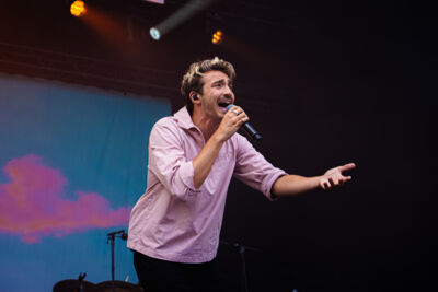 Aaron Blommaert @ Herentals Feest, picture 1, photographed by Silke Daems - FrontView Magazine