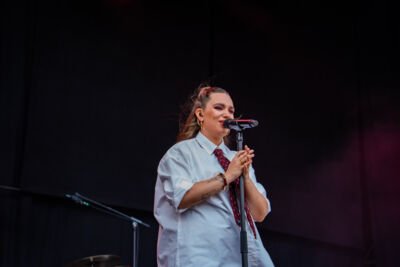 Leez @ Herentals Feest, picture 2, photographed by Silke Daems - FrontView Magazine