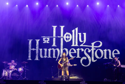 Holly Humberstone @ Lokerse feesten, picture 1, photographed by Marc Verdonck - FrontView Magazine