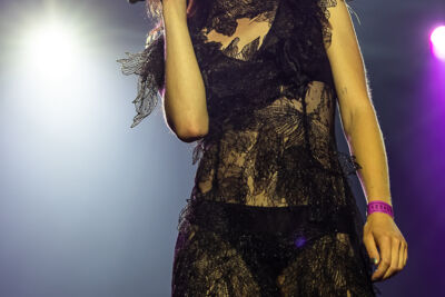 Holly Humberstone @ Lokerse feesten, picture 18, photographed by Marc Verdonck - FrontView Magazine
