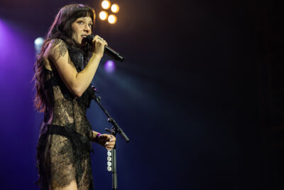 Holly Humberstone @ Lokerse feesten, picture 21, photographed by Marc Verdonck - FrontView Magazine