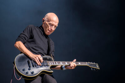Midge Ure @ Lokerse Feesten, picture 5, photographed by Bart Janssens - FrontView Magazine