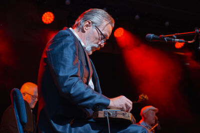 John Grant & Richard Hawley Band @ OLT Rivierenhof, photo 6 of 17, photographed by Karlien Charlier - FrontView Magazine