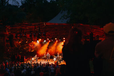 John Grant & Richard Hawley Band @ OLT Rivierenhof, photo 10 of 17, photographed by Karlien Charlier - FrontView Magazine