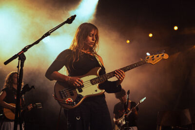 Black Country, New Road @ OLT Rivierenhof, picture 5, photographed by Tijl Hertoghs - FrontView Magazine