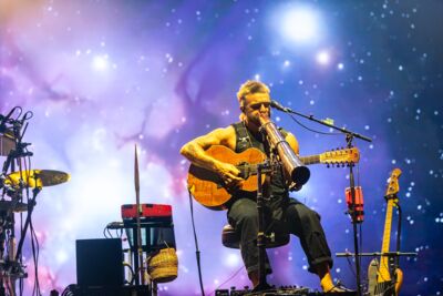 Xavier Rudd @ Lokerse Feesten, foto 7, foto's door Edwin Houdevelt - FrontView Magazine