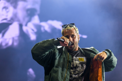 Zwangere Guy @ Lokerse Feesten, picture 3, photographed by Bart Janssens - FrontView Magazine