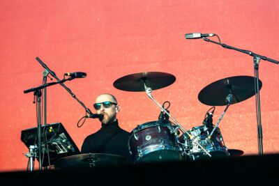 Anna Calvi @ Lokerse Feesten, picture 4, photographed by Edwin Houdevelt - FrontView Magazine