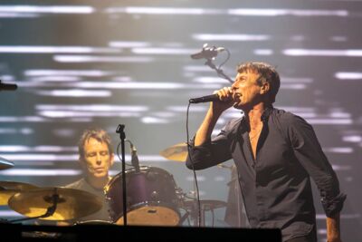 Suede @ Lokerse Feesten, picture 7, photographed by Edwin Houdevelt - FrontView Magazine