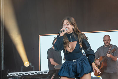 Laura Tesoro @Muziek aan 't Water, picture 2, photographed by Raf Van Daele - FrontView Magazine