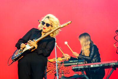 Anna Calvi @ Lokerse Feesten, picture 8, photographed by Edwin Houdevelt - FrontView Magazine