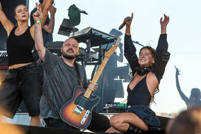 Laura Tesoro @Muziek aan 't Water, picture 9, photographed by Raf Van Daele - FrontView Magazine