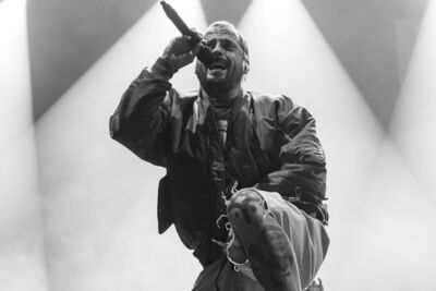 Zwangere Guy @ Lokerse Feesten, picture 6, photographed by Bart Janssens - FrontView Magazine