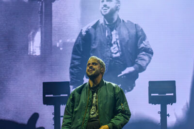 Zwangere Guy @ Lokerse Feesten, picture 7, photographed by Bart Janssens - FrontView Magazine